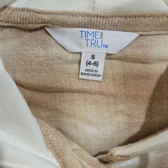 NWT Time & Tru cream and white long sleeve flannel button down shirt - Picture 3 of 4
